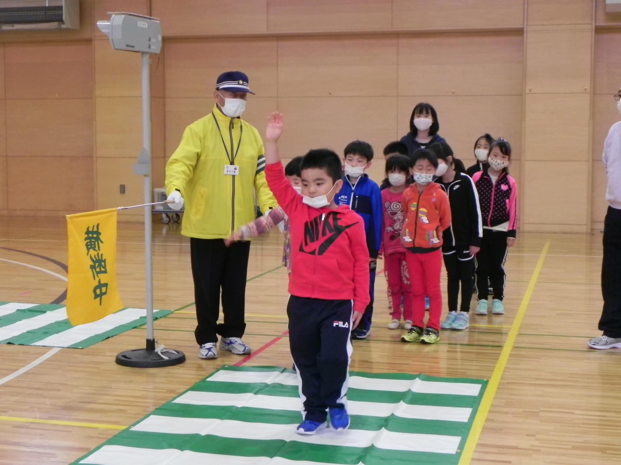 小学校での交通安全教室の様子