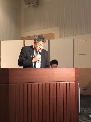 取り組み事例発表する歯舞漁協中村参事