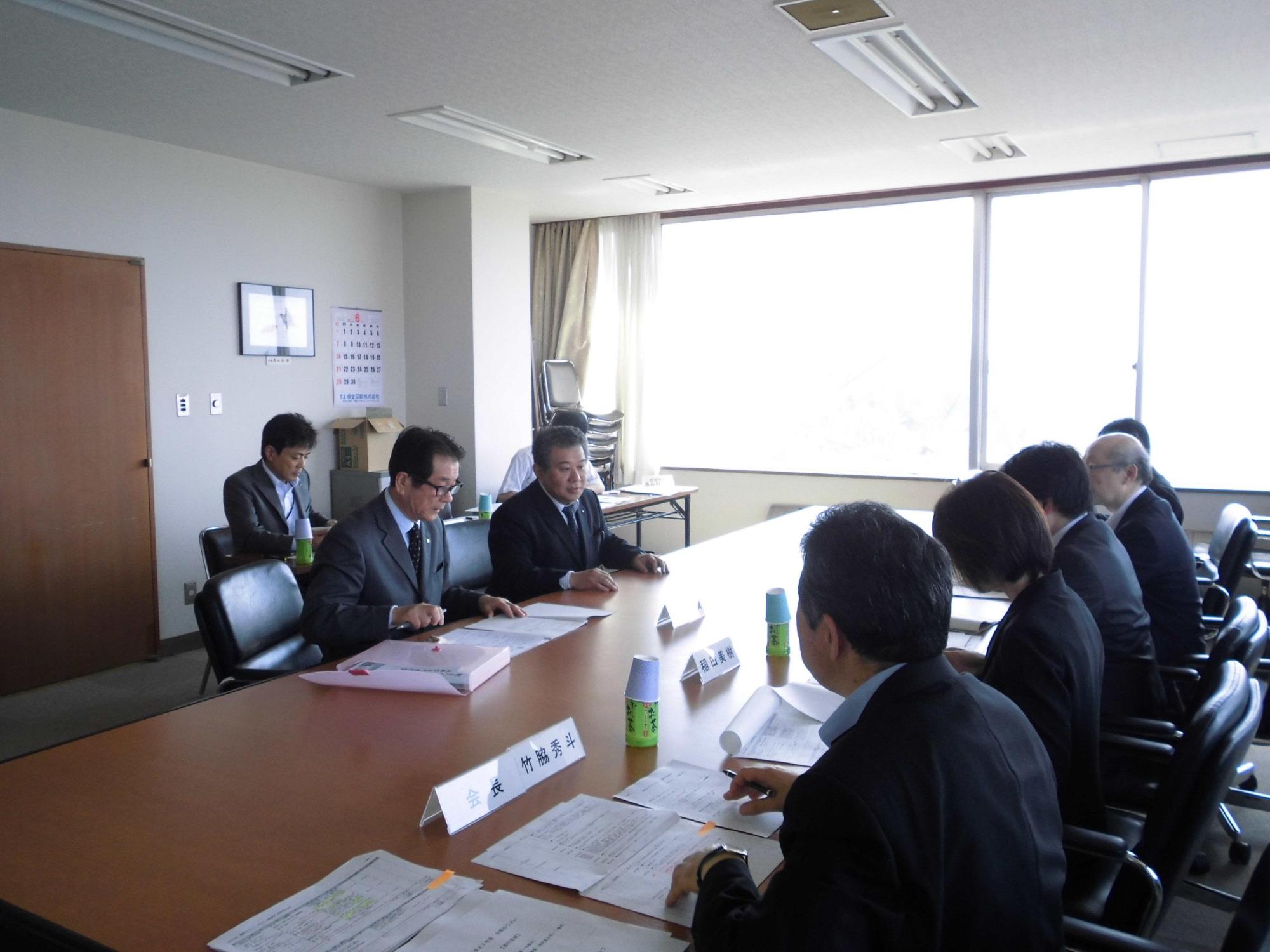 根室市人づくり・まちづくり補助事業の選考委員会の様子の写真