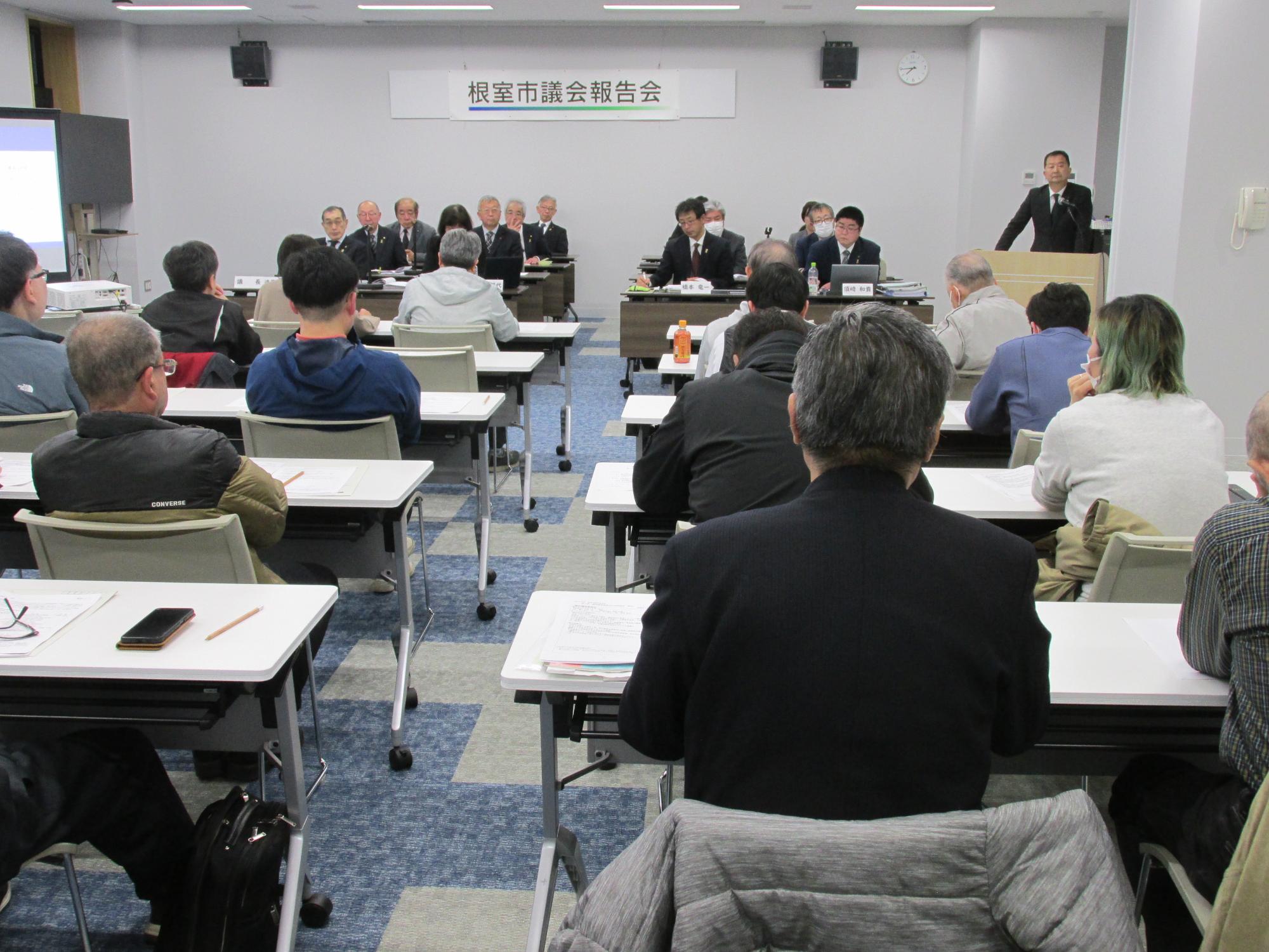 議会報告会の様子2