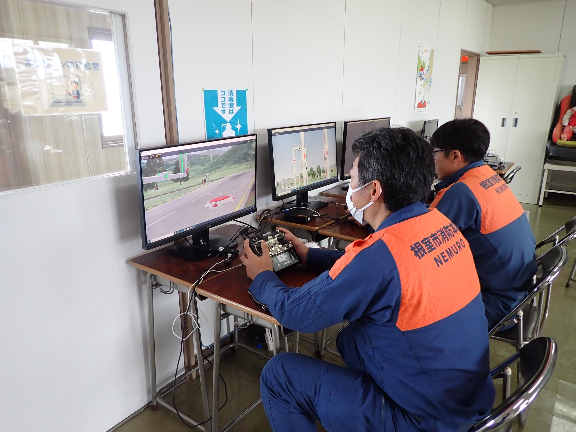 シミュレータ訓練の様子