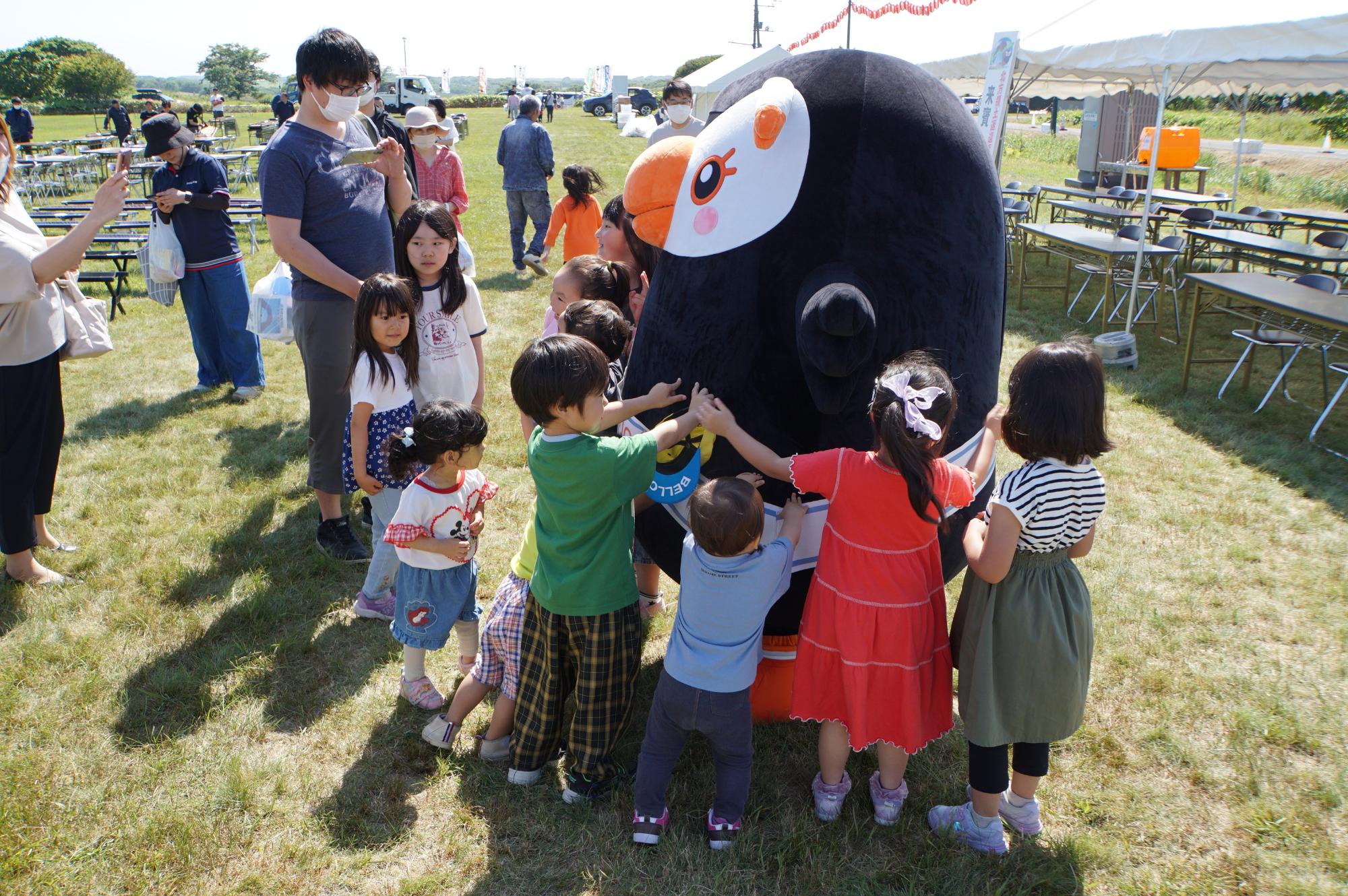 子どもたちに大人気のエリカちゃん